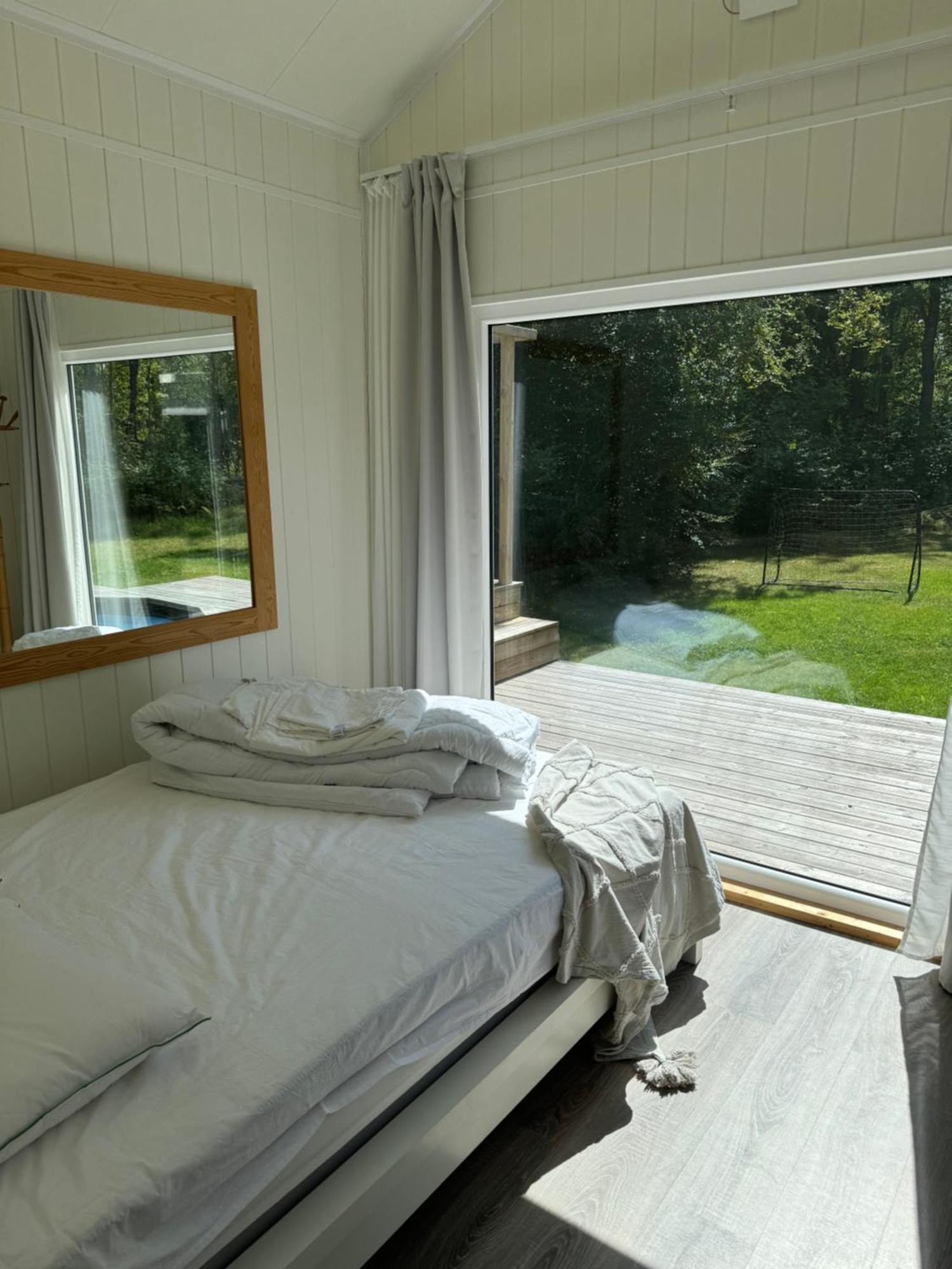 Cabin In The Forest With Spa Bath Västra Torup Kültér fotó