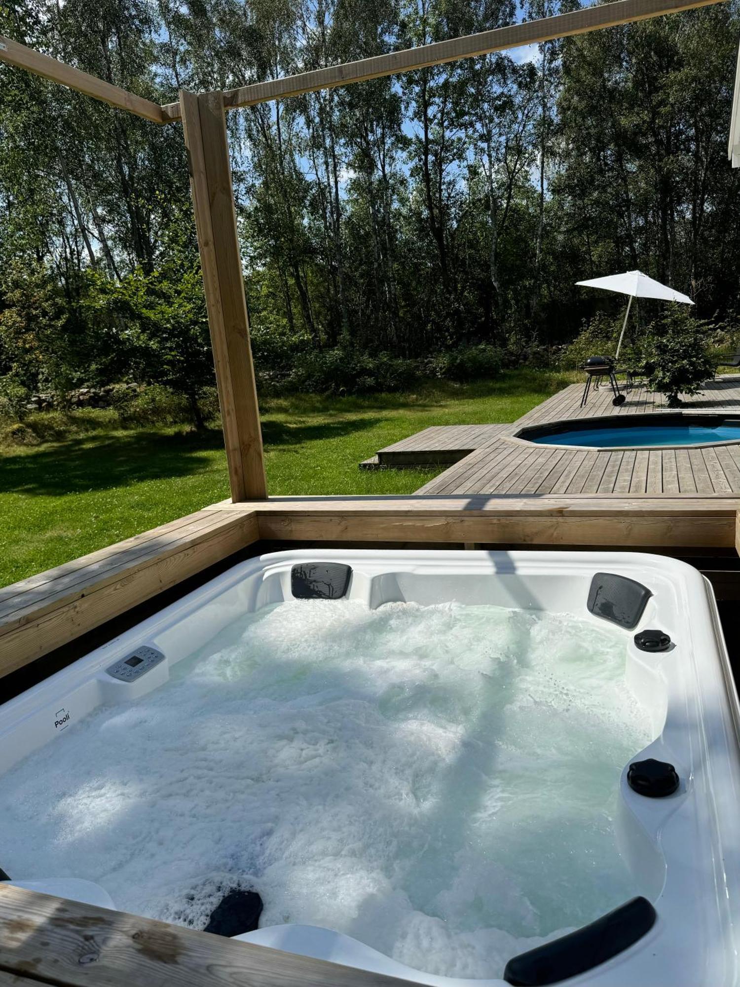 Cabin In The Forest With Spa Bath Västra Torup Kültér fotó